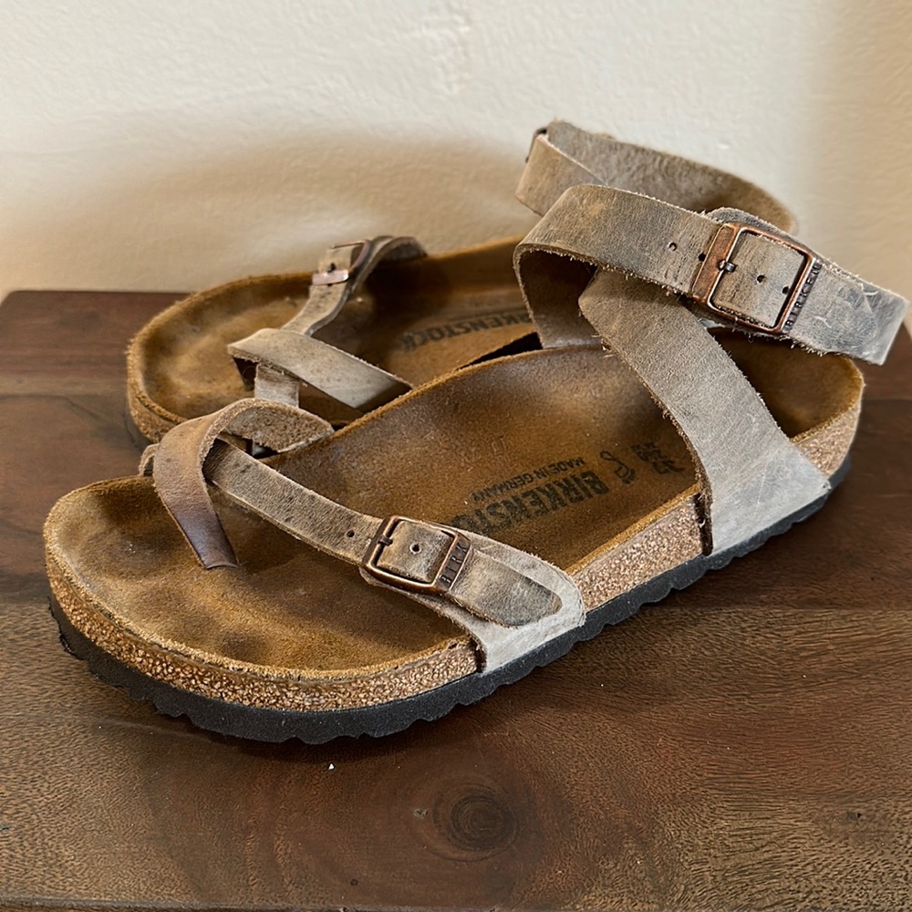 BIRKENSTOCK Yara sandal
